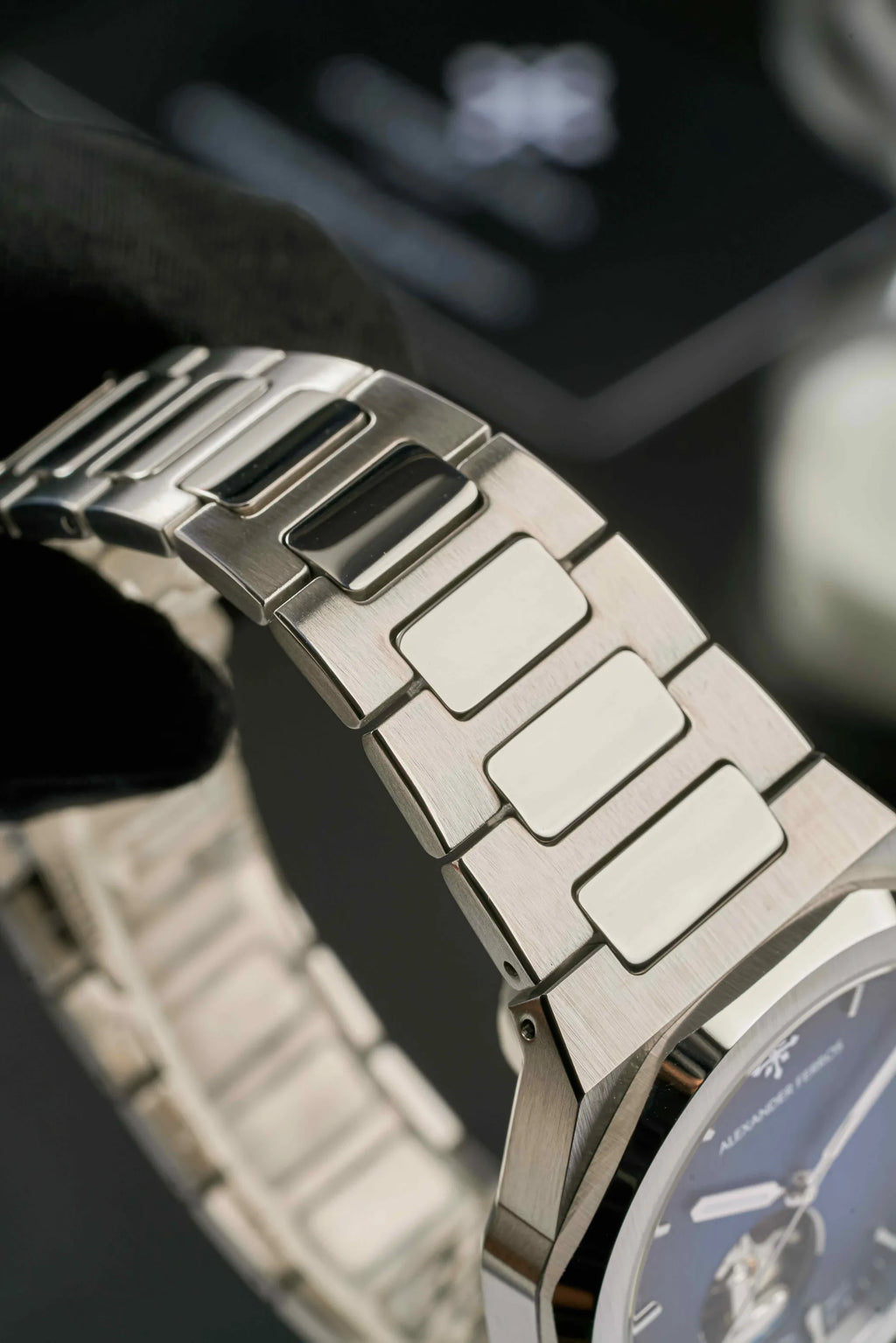 Đồng hồ Alexander Ferros 6111R-01