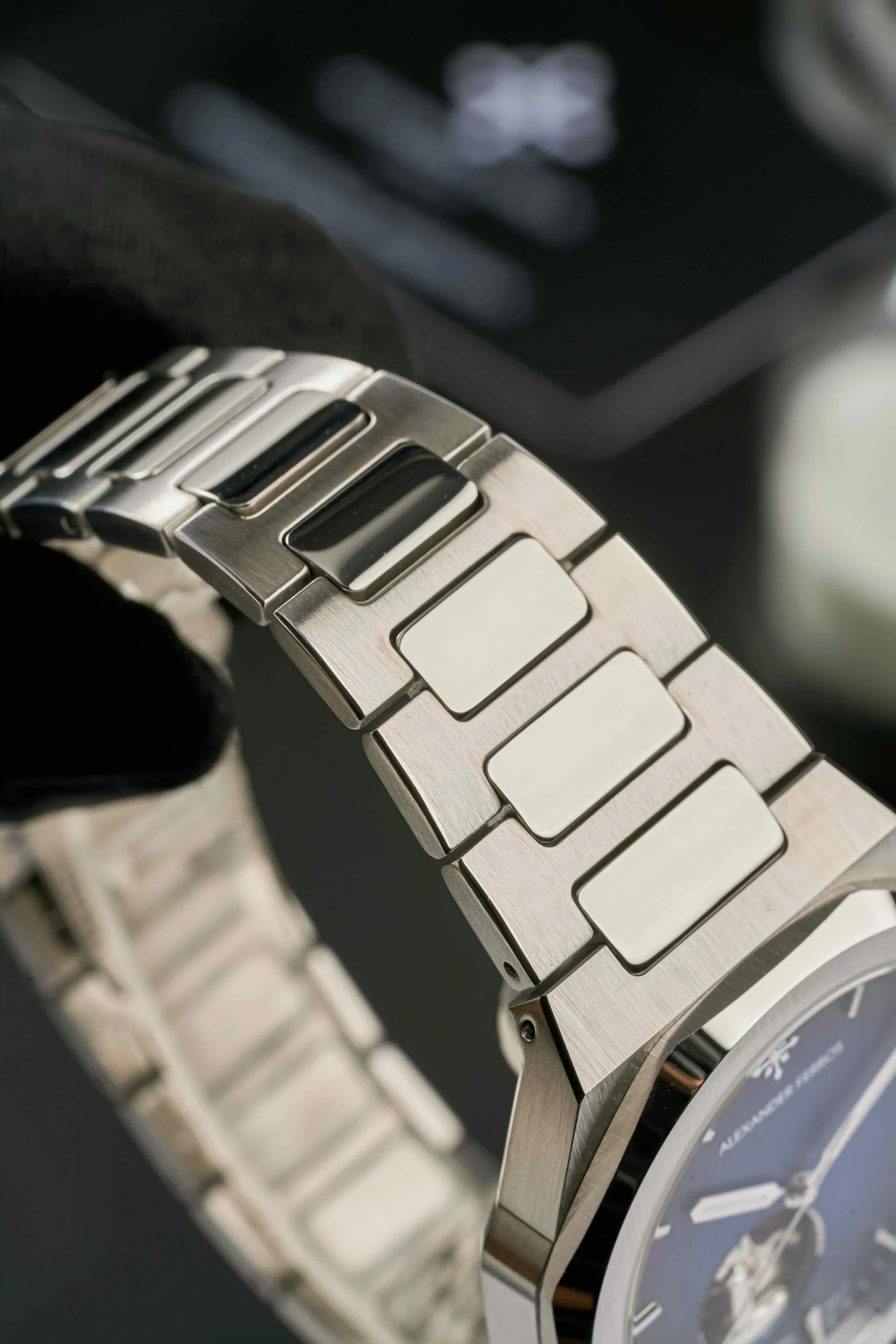 Đồng hồ Alexander Ferros 6111R-01