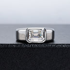 NHẪN MOISSANITE CẮT NGỌC LỤC BẢO CAO CẤP – CHẾ TẠO BẠC STERLING VỚI ETERNAGOLD™