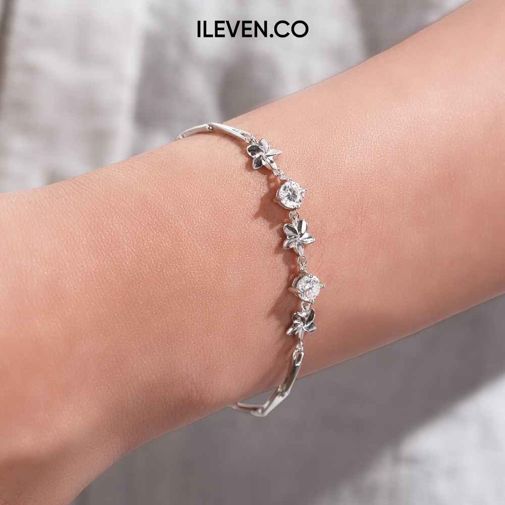 VÒNG TAY HOA – CHẾ TÁC TỪ BẠC STERLING VỚI TRIPLESHIELD™