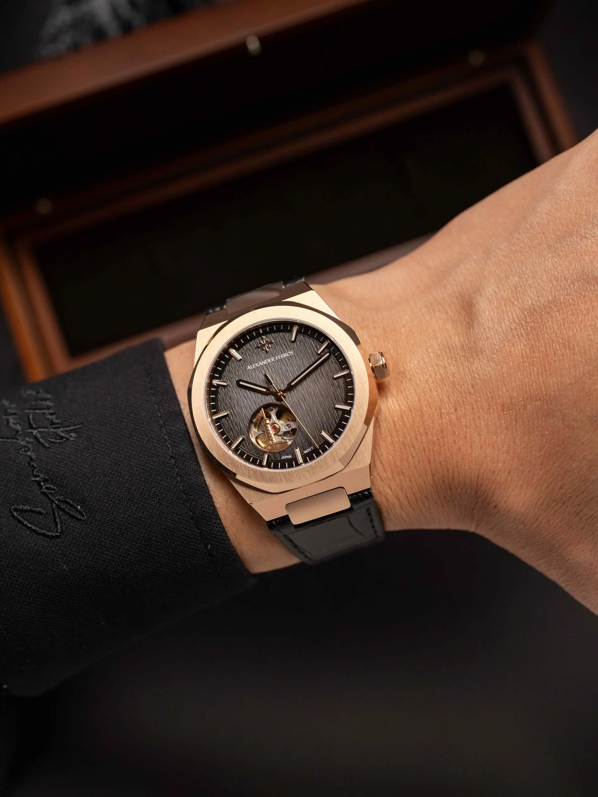 Đồng hồ Alexander Ferros 6111R-01