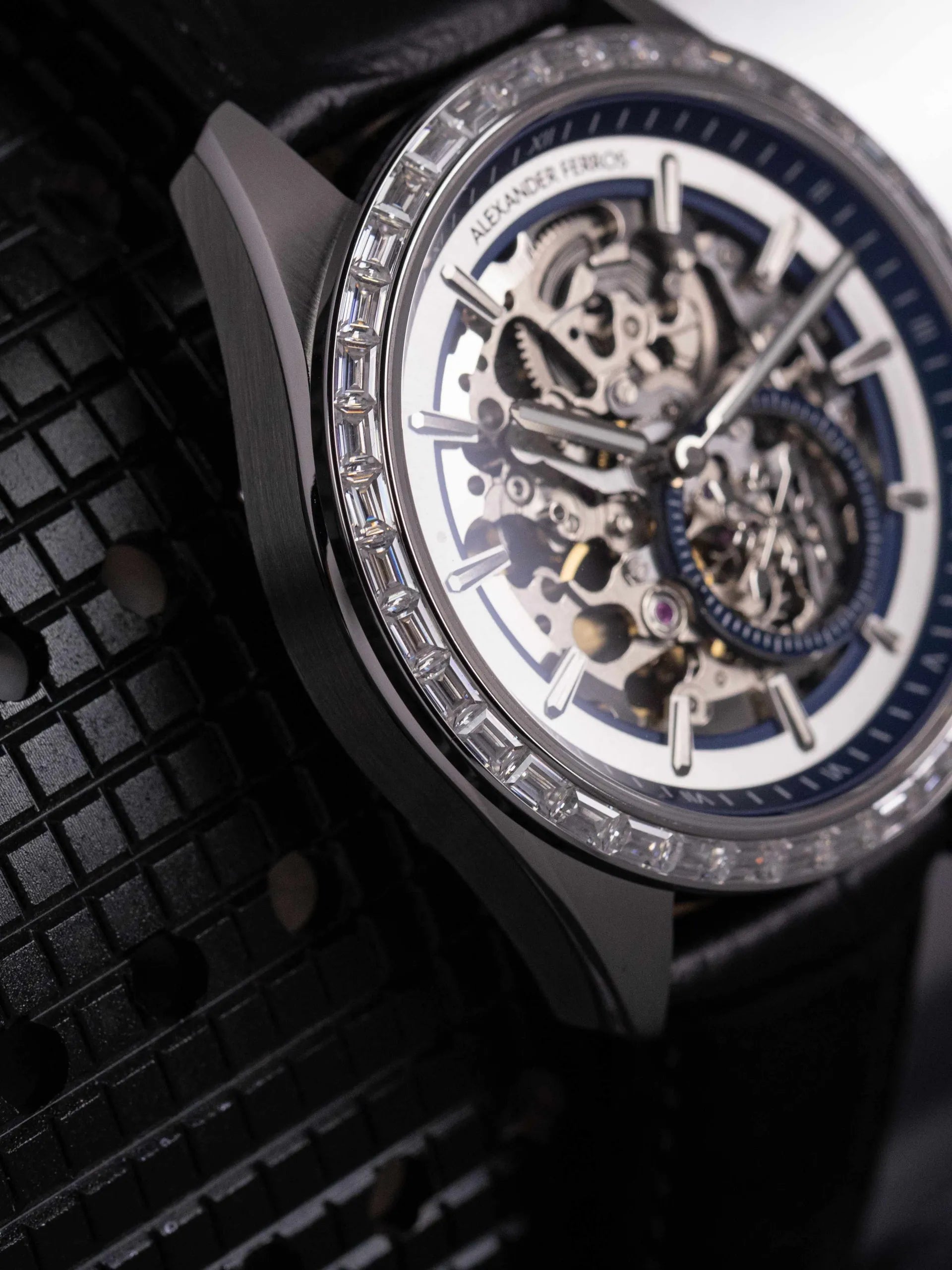 Đồng hồ Alexander Ferros 6111R-01